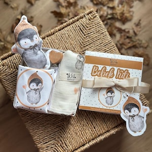 Newborn Baby Gift Set – Organic Cotton Essentials with Muslin Blanket, Bib, Pacifier Clip Lovey – GOTS Certified