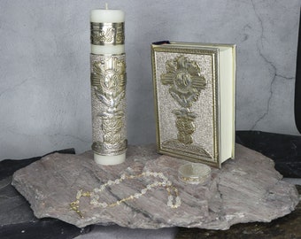 First Communion Gift Set with Candle, Bible and Rosary - Set de Primera Comunion en Repujado - Biblia solo en Español CCR63