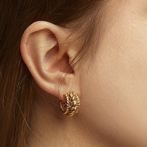 14k gold hoop earring. 9mm hoop. Twist hoop earring.925sliver. Circle twisted hoop image 7