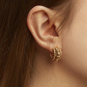 14k gold hoop earring. 9mm hoop. Twist hoop earring.925sliver. Circle twisted hoop image 8