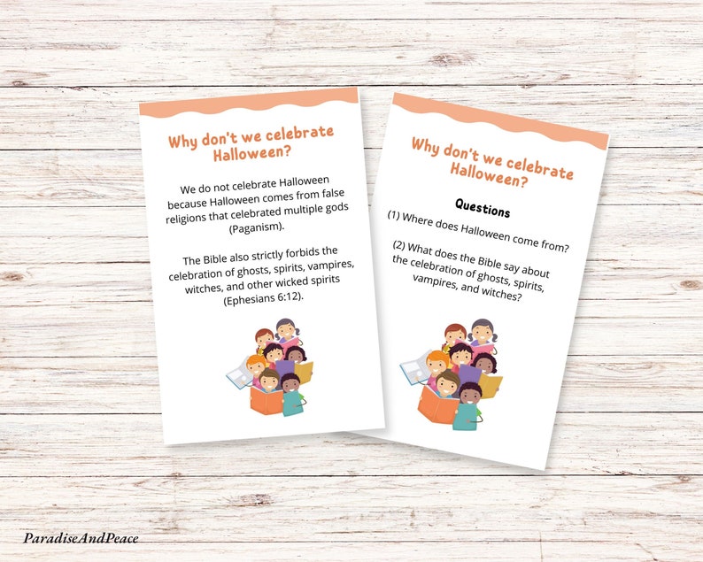 Pu&ograve; includere: Due carte colorate con illustrazioni di bambini che leggono libri. Il testo sulle carte discute perch&eacute; le persone non festeggiano Halloween e pone domande sulle origini della festa.