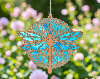 トンボのサンキャッチャーSVG、マンダラステンドグラススタイル、レーザーカットファイル