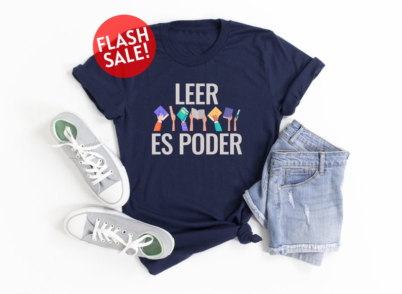 a t - shirt with the words leer es podder printed on it