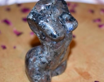 Magical! Glowing Yooperlite Crystal Goddess *High Quality, Natural Gorgeous Crystal Lady Carving, Blacklight UV Reactive Light Included!*
