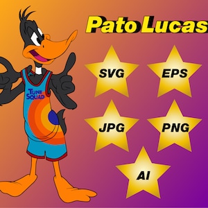 Puede incluir: Un pato de dibujos animados que lleva una camiseta de baloncesto con el texto "Tune Squad" en ella. El pato está de pie sobre un fondo morado y naranja con cinco estrellas amarillas. Las estrellas tienen el texto "SVG", "EPS", "JPG", "PNG" y "AI" en ellas.
