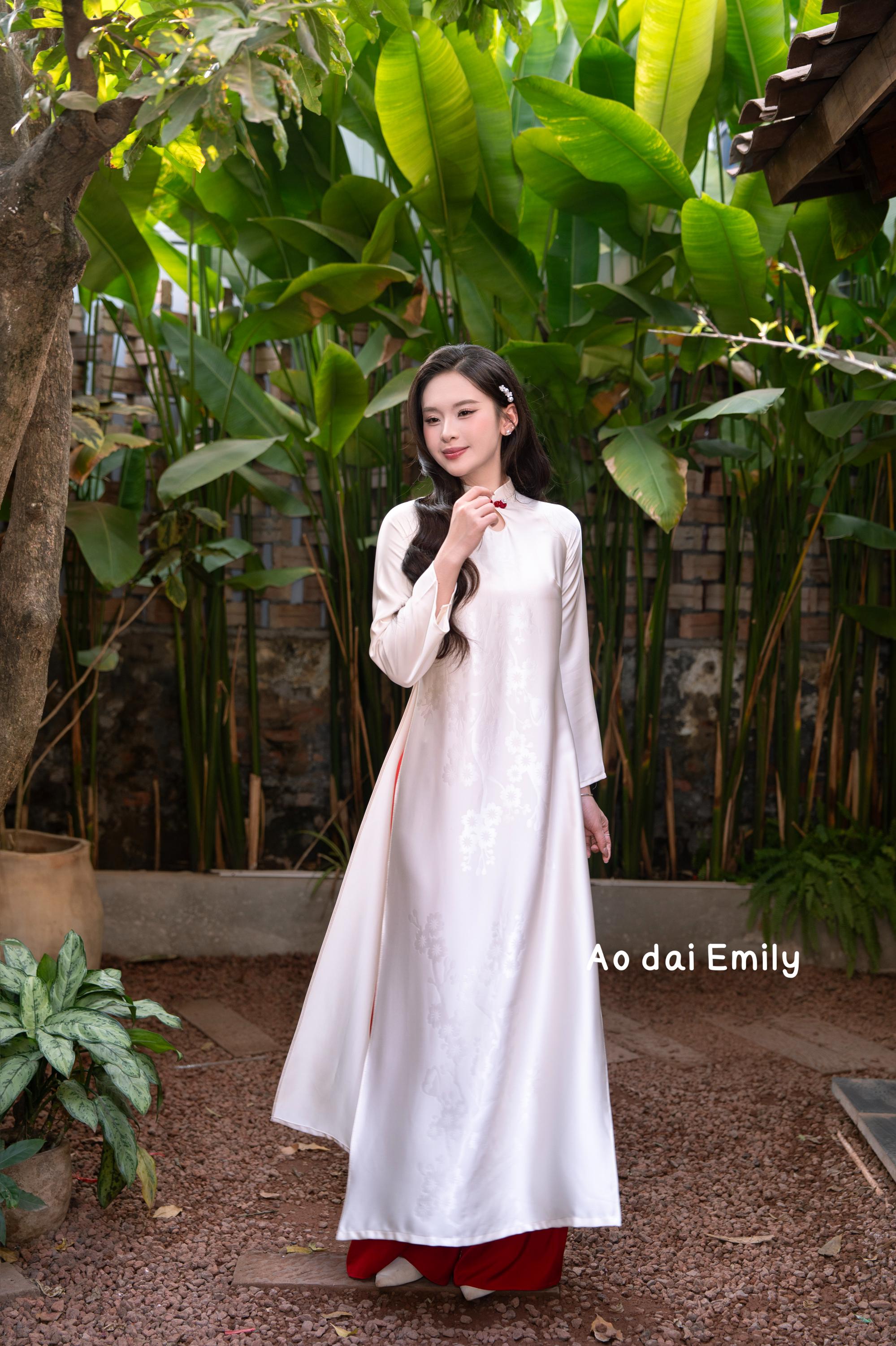 Ivory/ Red Modern Loosing Ao Dai With Teardrop Cut Out Buttons| áo Dài ...