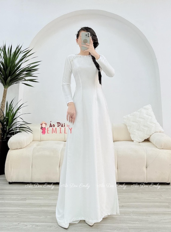 Simple White AO Dai with Crystal Rhinestones| o Di Vietnam| No Pants| AO Dai Women| Uniform AO Dai| NN043