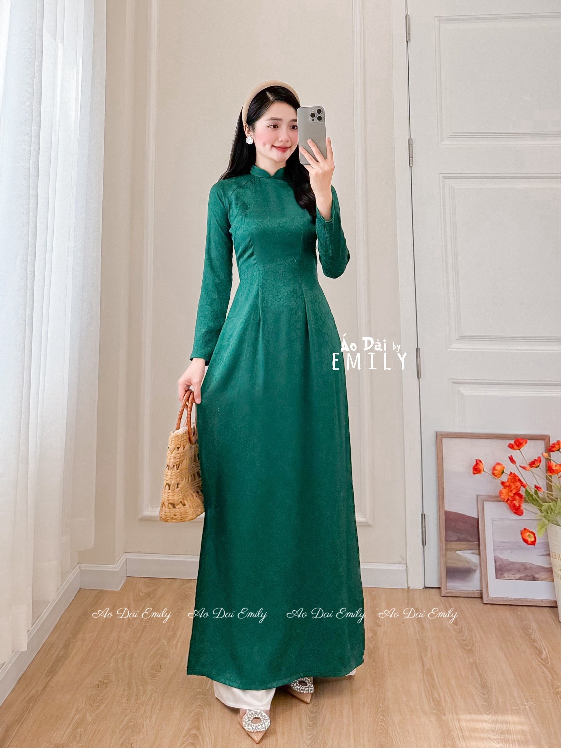 Ao Dài Lụa Gấm Hoa Gió | Dark Green Pre Made Ao Dai Vietnam Ao Dài Lụa Gấm Hoa Gió | Dark Green Pre Made Ao Dai Vietnam
