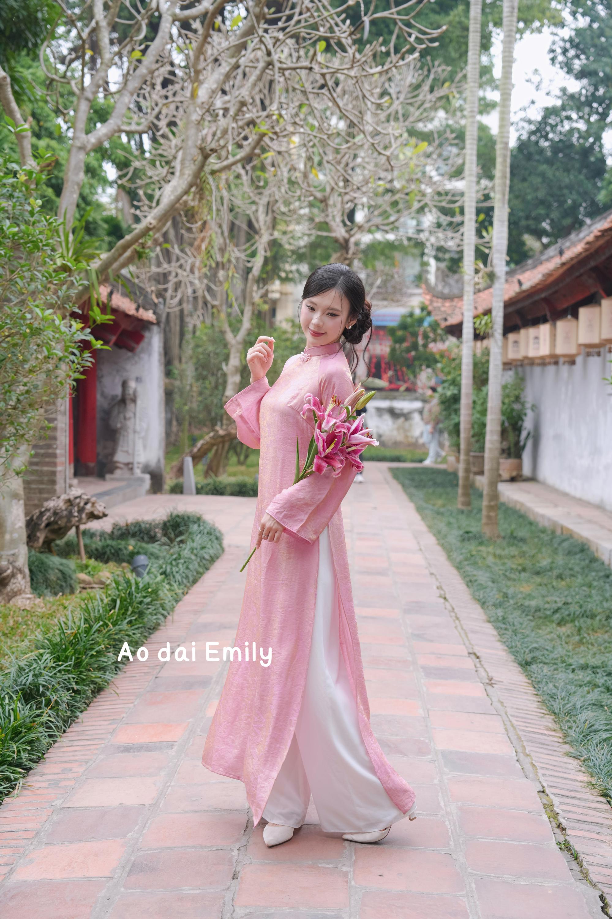 Pink/ Gold Loosing Modern Ao Dai With Button Collar | áo Dài Cách Tân ...