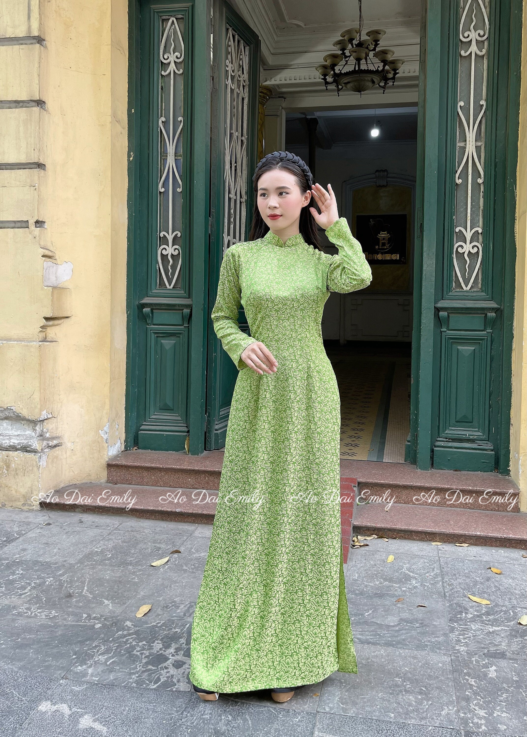 Áo dài lụa màu xanh| Pre made ao dai Viet Nam| Vietnamese Áo dài lụa màu xanh| Pre made ao dai Viet Nam| Vietnamese