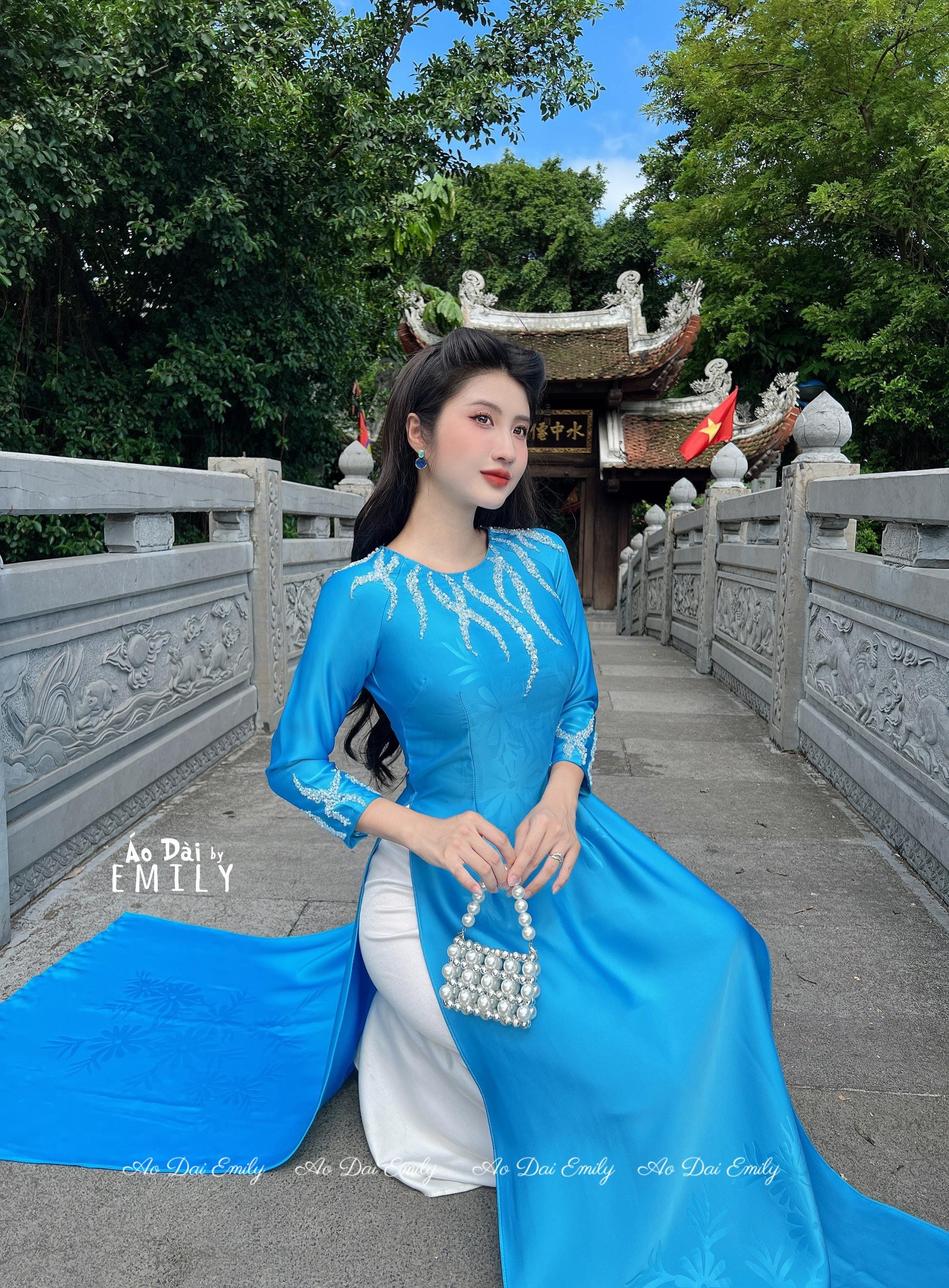 Blue ao dai with designed crystals rhinestones| áo dài Vietnam| Ao dai women| uniform ao dai| No pants| 4D silk| CQ039