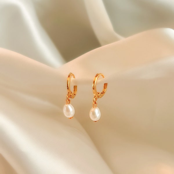 ELLE (24k Gold Pearl Earrings, Dainty and Elegant Dangle Earrings, Pearl Earrings, Simple Earrings)