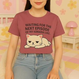 Kdrama Lover&#39;s Crop Top, Cute Cat Tee for Women, Festival Wear, Gift for Friends, Cozy Summer Top