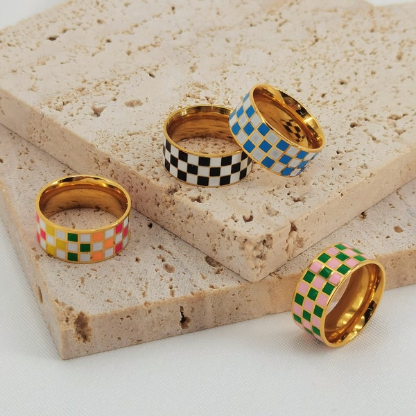 Bague à damier, bague noire et blanche, bague à bande épaisse, bague en émail, bague en damier coloré, bague de déclaration en or épais, cadeau pour elle/lui