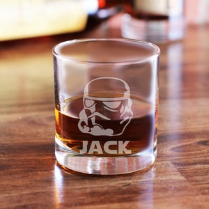 Stormtrooper Glass, Storm Trooper Whiskey Glass, Starwars Glass, Engraved Imperial Stormtrooper Helmet