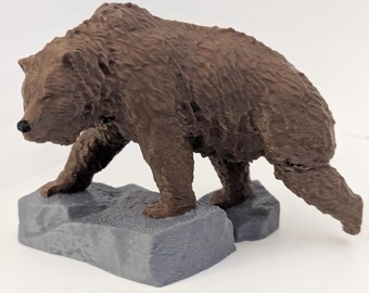 Grizzly Bear on the Hunt: 3D-geprint dierenbeeldje