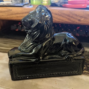 AVON Classic Lion &quot;Wild Country After Shave&quot; Glass Bottle