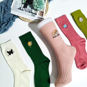 Calcetines bordados personalizados, calcetines de algodón con logotipo bordado, calcetines largos hasta la pantorrilla, regalo para parejas/amigos, calcetines de dibujos animados, calcetines cortos
