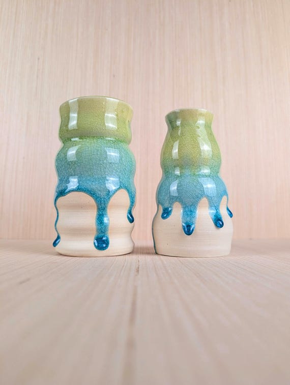 Electric Tide Gradient Vase – Hand-Thrown Crackle Ceramic