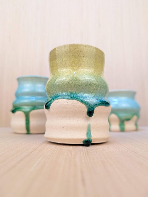 Electric Moss Ceramic Vase – Hand-Thrown Crackle Pottery, Wavy Bud Vase