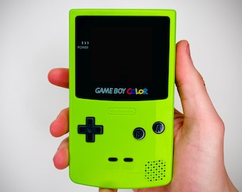 Game Boy Color verde kiwi — Pantalla IPS retroiluminada / Modificada y totalmente reacondicionada / Nintendo GBC auténtica