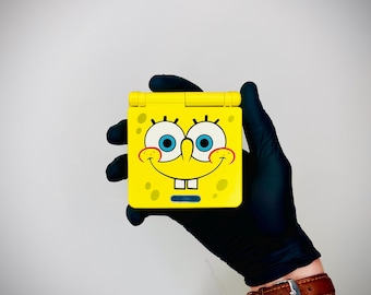 Game Boy Advance SP amarilla de Bob Esponja — Pantalla IPS retroiluminada V5 / Modificada y totalmente reacondicionada / Nintendo GBA auténtica