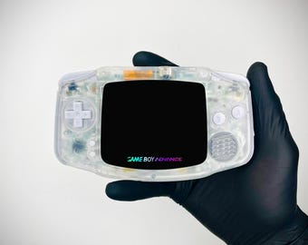 Game Boy Advance transparente — Pantalla IPS retroiluminada laminada / Modificada y totalmente reacondicionada / Nintendo GBA auténtica