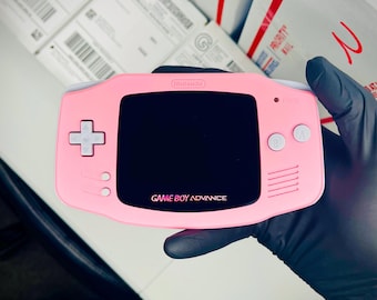 Game Boy Advance rosa — Pantalla IPS retroiluminada laminada / Modificada y totalmente reacondicionada / GBA auténtica