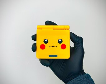 Game Boy Advance SP Pokémon Pikachu Amarillo — Pantalla IPS retroiluminada V5 / Modificada y completamente reacondicionada / Nintendo GBA auténtica