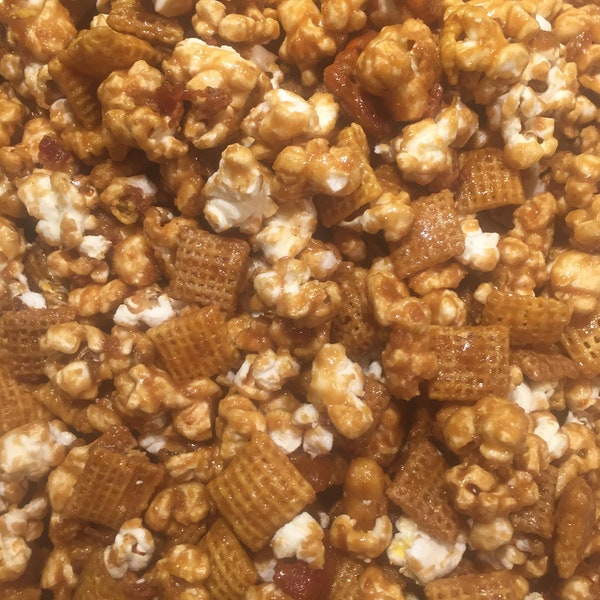 5 bags of Delicious CRACKALICOUS CRUNCH Bacon popcorn mix! Most addicting mix you've ever tried!!