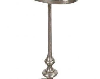 Mesa auxiliar ovalada de inspiración vintage, hecha a mano con aluminio y níquel crudo.
