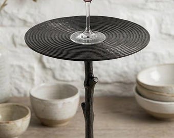 Mesa auxiliar escultural negra Melt Wax – Muebles auxiliares de metal artesanal para bebidas