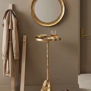 Handgemaakte Franse messing cocktailtafel | Gebeeldhouwde aluminium basis