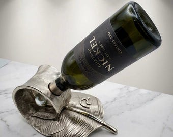 Soporte para botellas de vino de níquel con forma de hoja, hecho a mano – Artículos de bar artesanales, decoración elegante para el hogar
