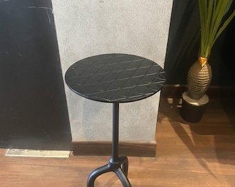 Mesa auxiliar de aluminio negro texturizado hecha a mano – Mesa auxiliar con pedestal estilo europeo para bebidas