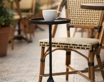 Mesa auxiliar de latón francés negro hecha a mano / Mesa de bebidas con base de aluminio esculpido