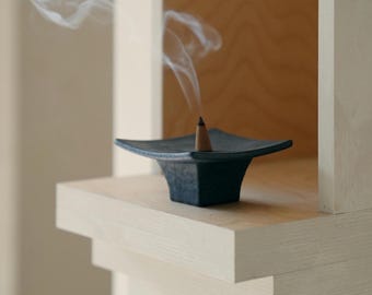 Square Pottery Smudge Tray | Japanese Style Ceramic Incense Holder | Raised Altar Pedestal for Palo Santo & Sage | Wabi Sabi Cone Burner