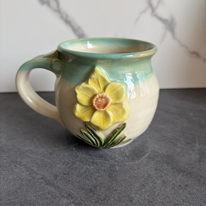 Handmade Daisy Flower Mug | Hand Painted Ceramic Coffee Mug | Cottage Garden Gift