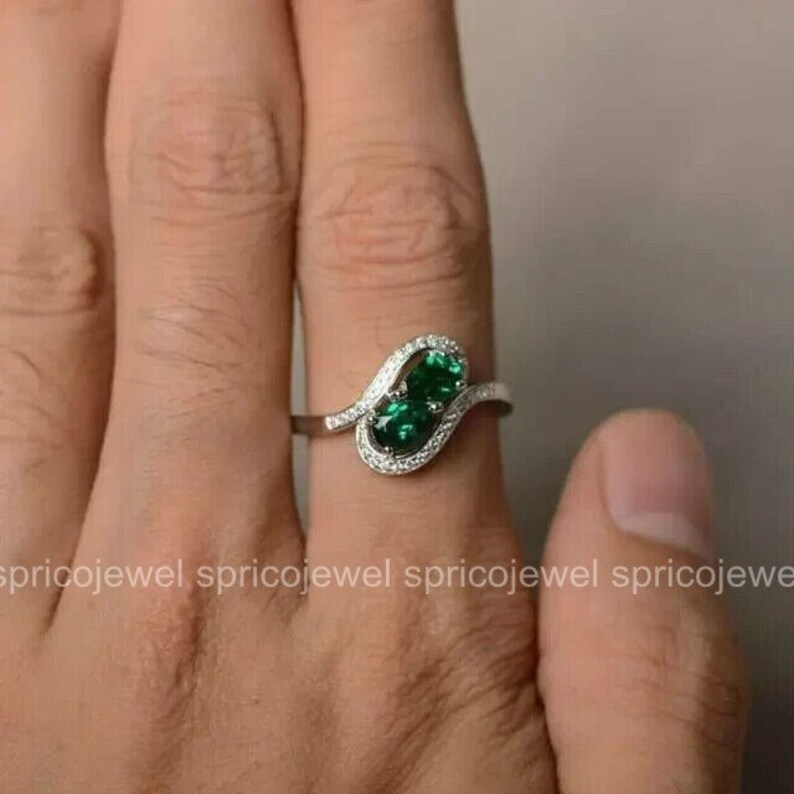 Gemstone Ring, Women's Engagement Wedding Ring, 14K White Gold, 2.3 Ct Pear Cut Emerald Ring, Bypass Ring, Birthday Gift, Mother's Day Gift zdjęcie 5