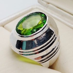 Fresh Green Peridot Mens Ring Sterling Silver 925 Rare Oval Cut Deep Green Gem Peridot Ring Green stone Beryl Simple Style Ring