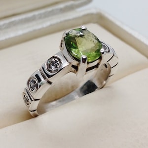 2.2 Carat Natural Green Peridot Ring Sterling Silver 925 Handmade Green Peridot Ring Womens Peridot Ring, Gift for her