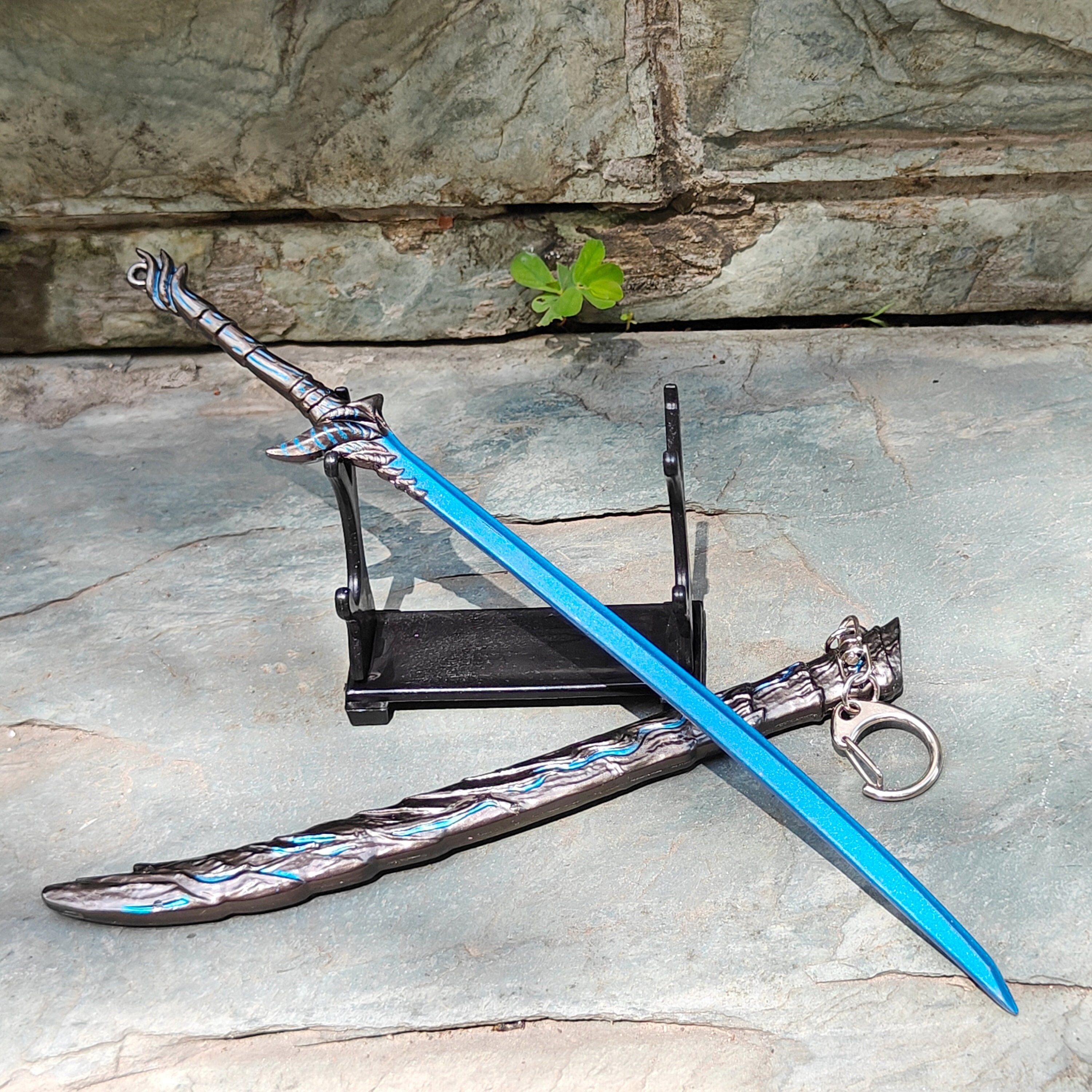  41 Full Tang Sharp Vergil's Yamato Sword with Diaplay  Stand,Action Game Devil May Cry Hand Forged Katana Real Sword,for  Cosplay,Collection,Display,Gift : Sports & Outdoors