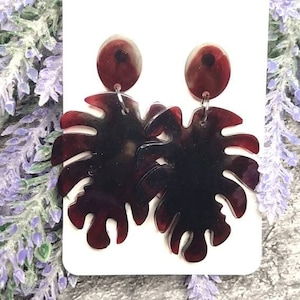 Monstera Earrings Red Black transparent / Earrings Red Black transparent