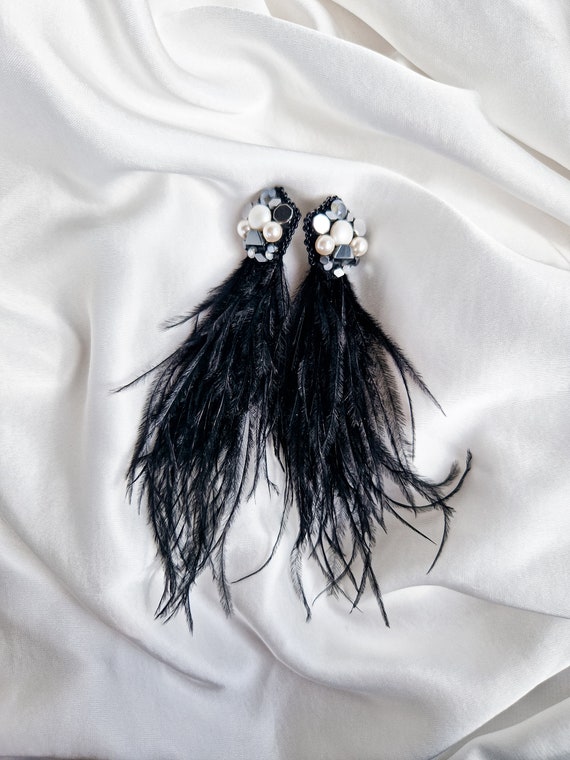 Black ostrich feather earrings sale