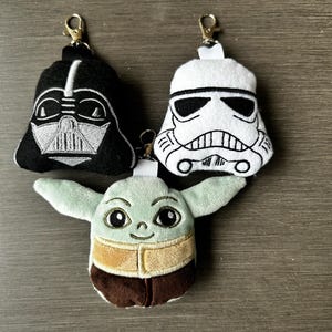 Galaxy Sci-Fi Hero Mini Plush, Retro Space Saga Inspired Plushies, Dark Space Villian, Wise Alien, Intergalactic Space Warrior Keychains