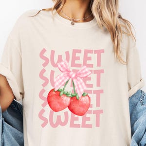 Strawberry Coquette Comfort Colors Shirt, Cute Summer Berry TShirt, Trendy Fruit Tee, Cottagecore Berries Shirt, Sweet Summer Strawberry Tee