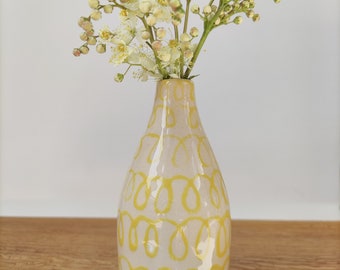 handgemaakte en beschilderde kleine bloemenvaas