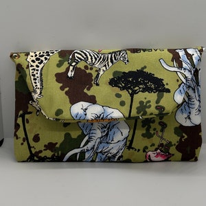 Monedero, funda para gafas y funda para teléfono cosidos a mano: tela con estampado safari