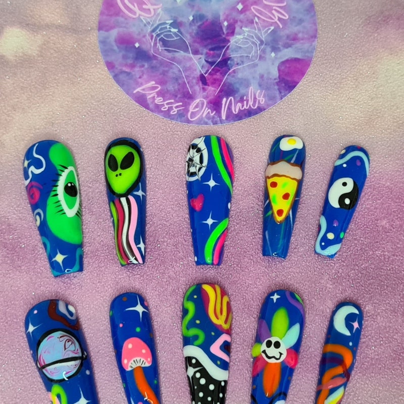 Alien Nails - Etsy