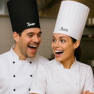 Gorro alto de Chef personalizado. Elige la opcion que mas te guste, gorro mas delantal. Ropa de cocina personalizado. Gorro Chef con nombre